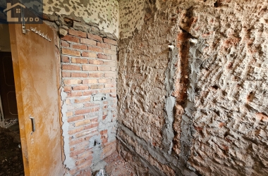 LIVDO construction team working on a residential site in Noida